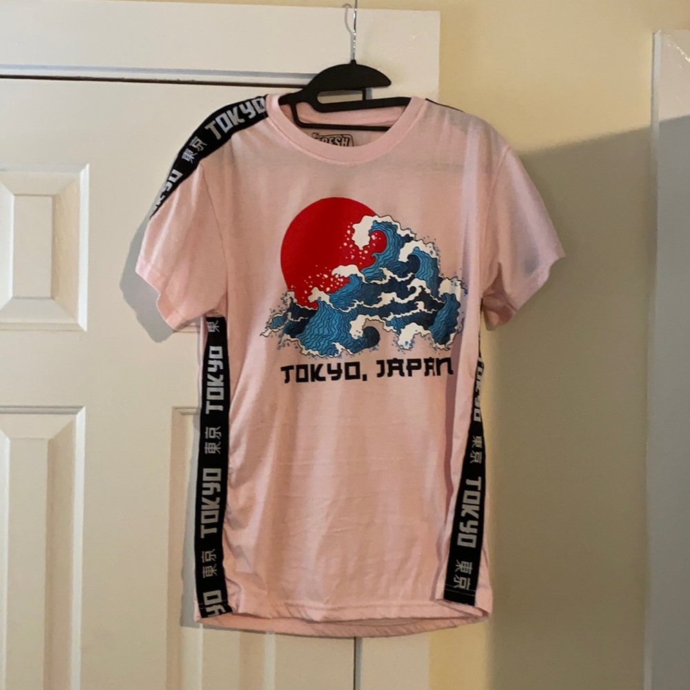 Pink, M, graphic tee, by Fresh laundry